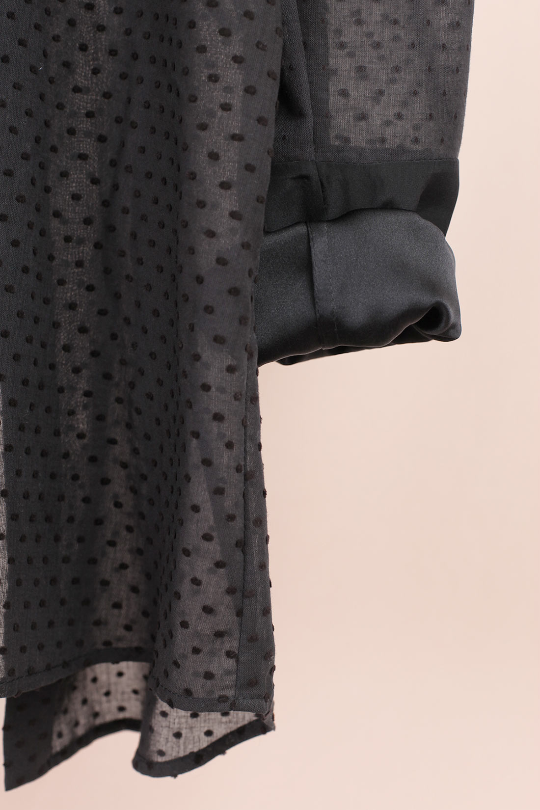 paupaula-immich-bluse-aus-semi-transparenter-schweizer-baumwolle-mit-eingewebten-punktenla-immich-Bluse aus semi-transparenter Schweizer Baumwolle mit eingewebten Punkten