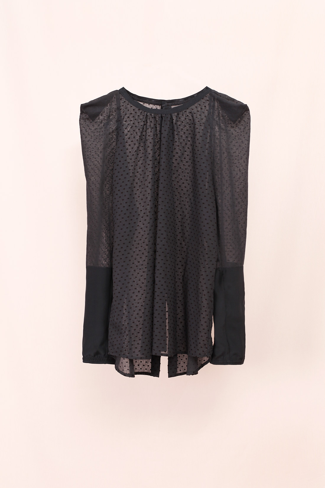 paula-immich-Bluse aus semi-transparenter Schweizer Baumwolle mit eingewebten Punkten